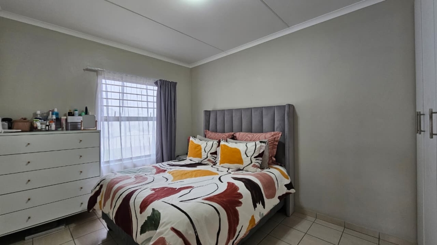 To Let 2 Bedroom Property for Rent in Burgundy Estate Western Cape